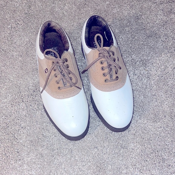 Youth foot-joy golf shoes in white and tan size 5 m - Picture 1 of 10
